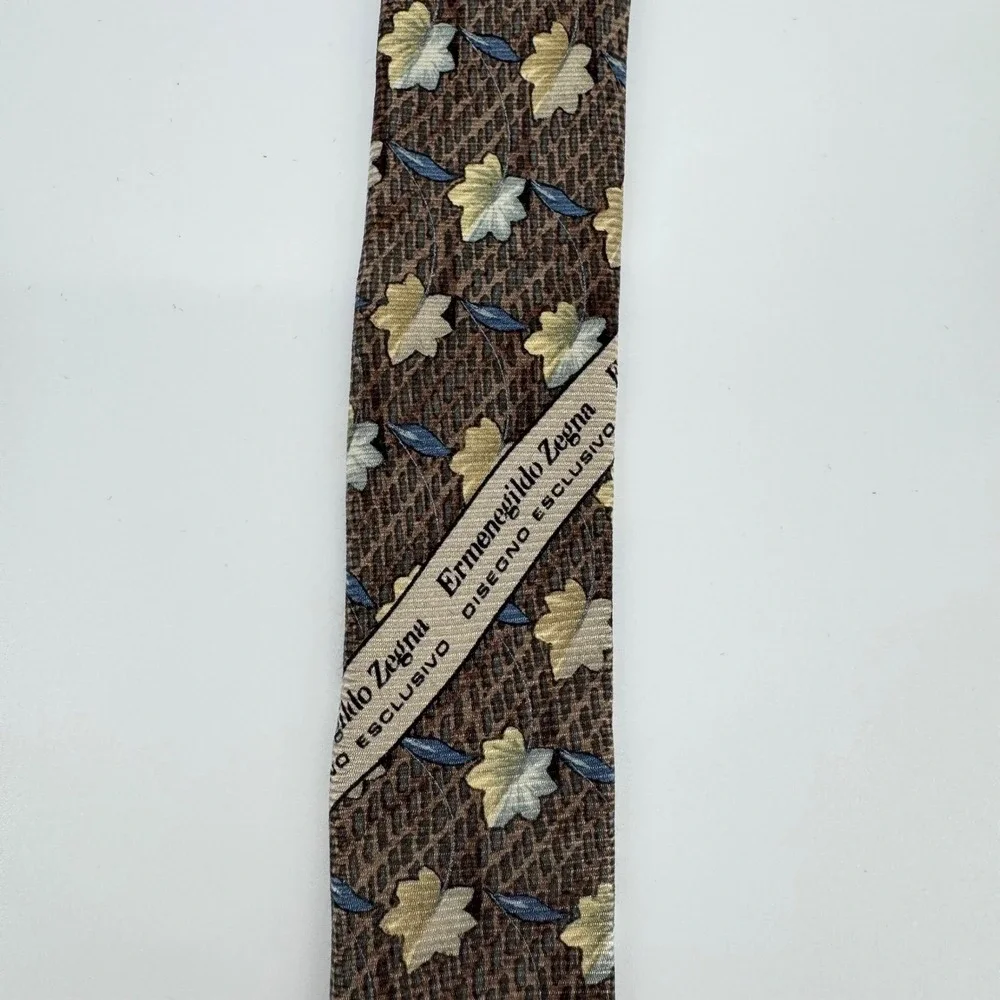 Ermenegildo Zegna Silk Tie Made in Italy Brown Floral Leaf Pattern Luxury‎